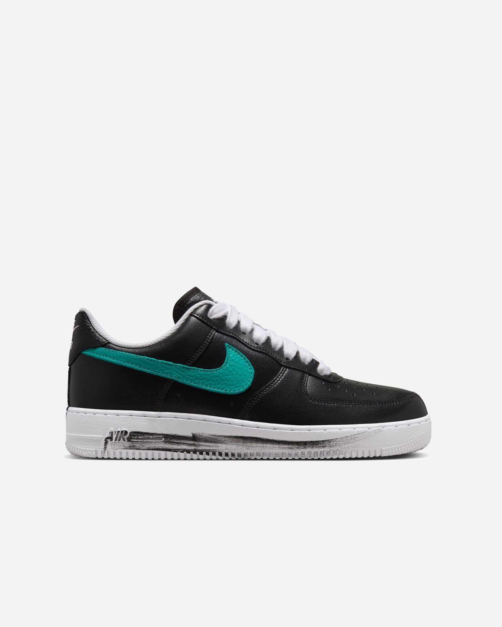 Nike selling Air Force 1 black