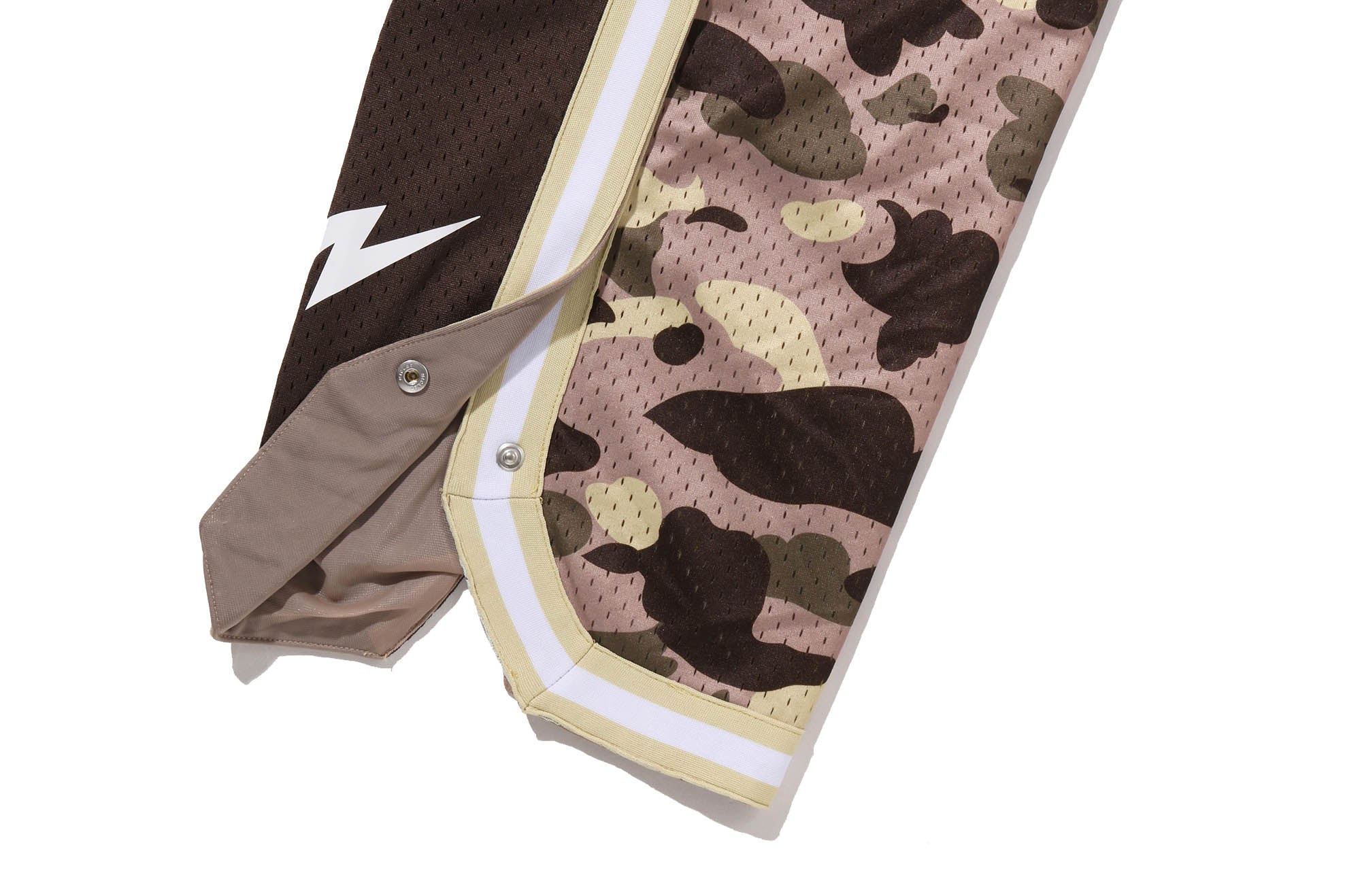 COLOR CAMO MESH HIGH SPLIT SNAP BUTTON RELAXED FIT PANTS image