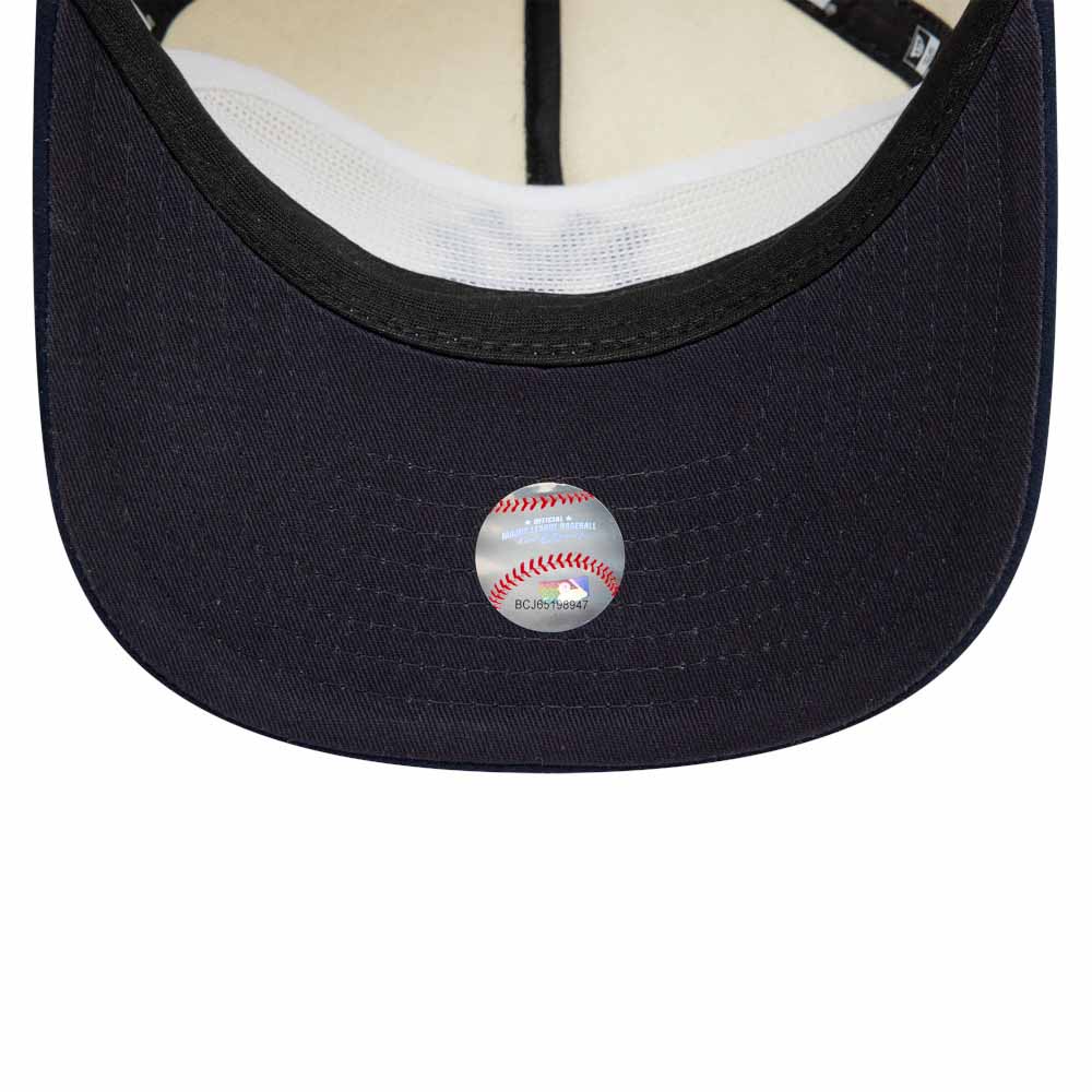 Golfer New York Yankees Snap Back Cap image