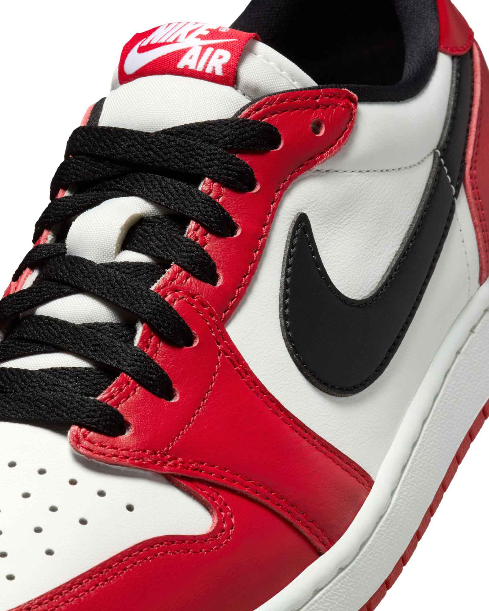 Air Jordan 1 Retro Low Chicago image