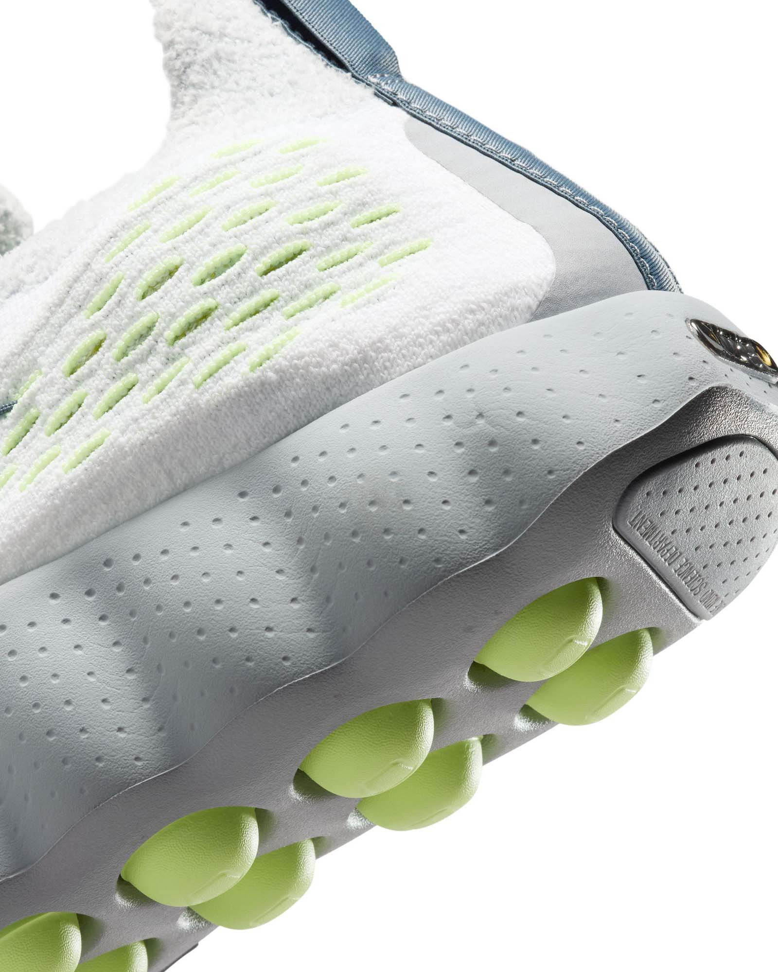 Nike Mind 002 Flyknit QS image