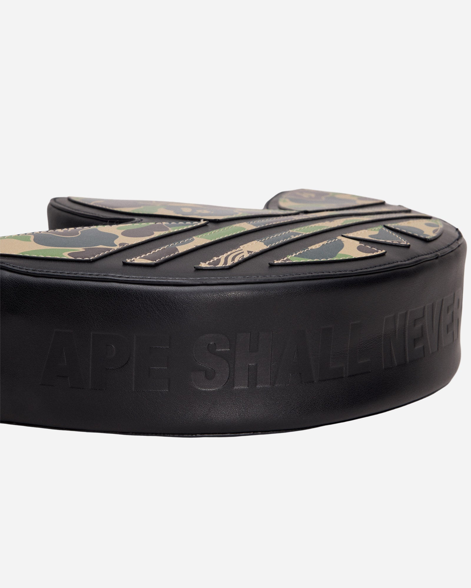 Trefoil Shoulder Bage BAPE image