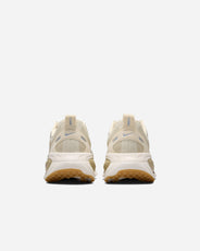 Nike Vomero 18 ESS thumbnail image