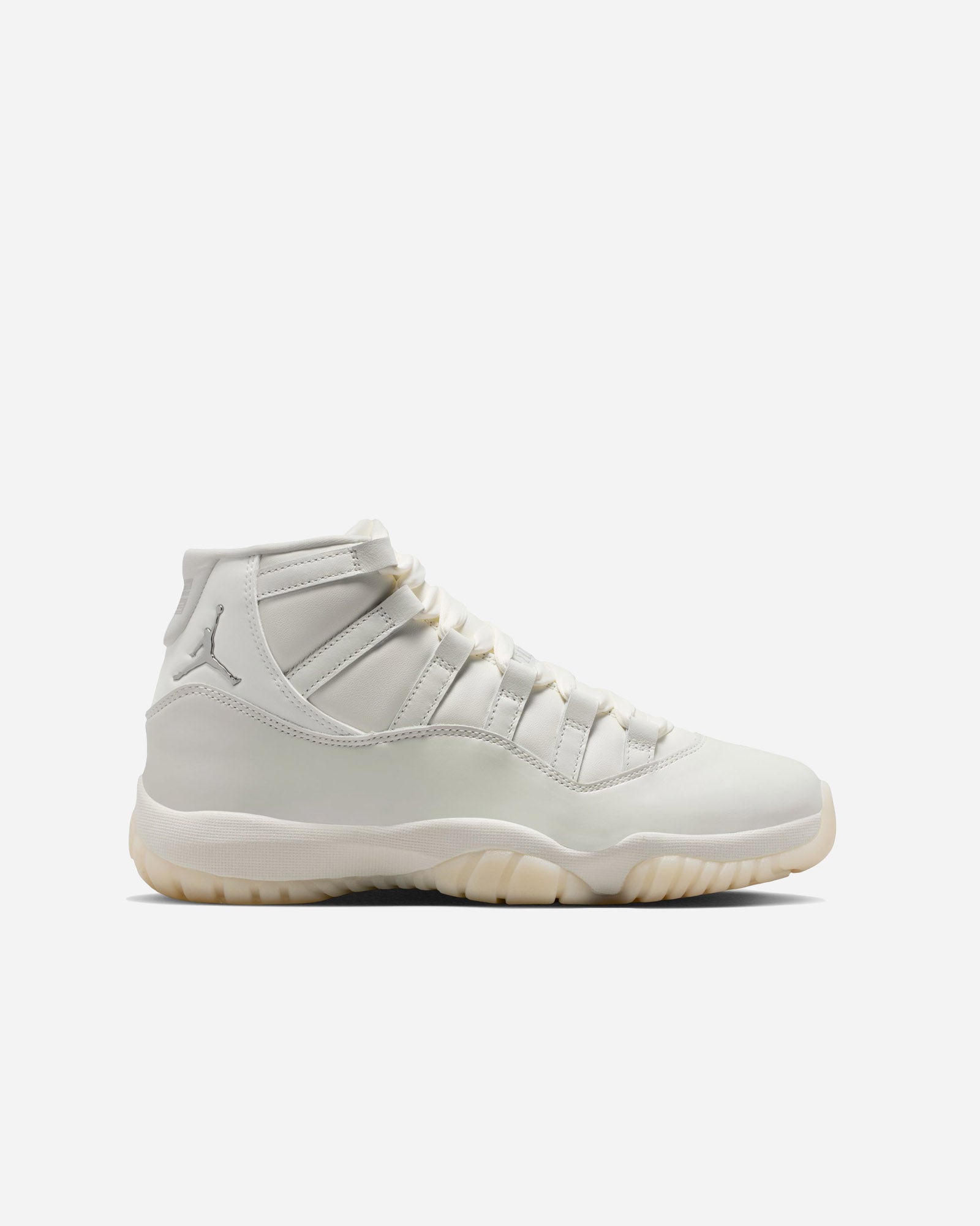 Women´s Air Jordan 11 Retro Pearl card image