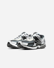 Nike Zoom Vomero 5 SE thumbnail image