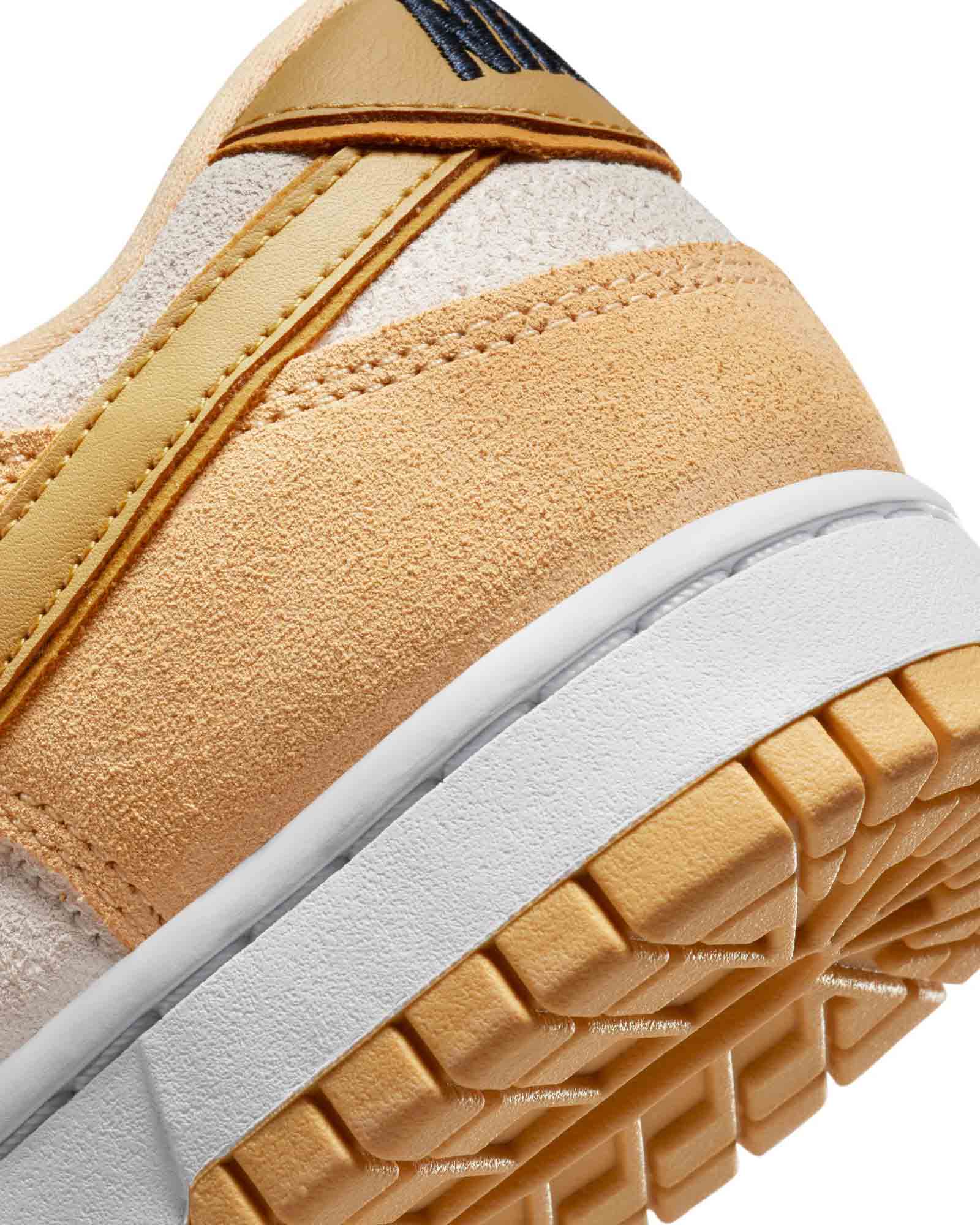 Women´s Nike Dunk Low LX &quot;Gold Suede&quot; image